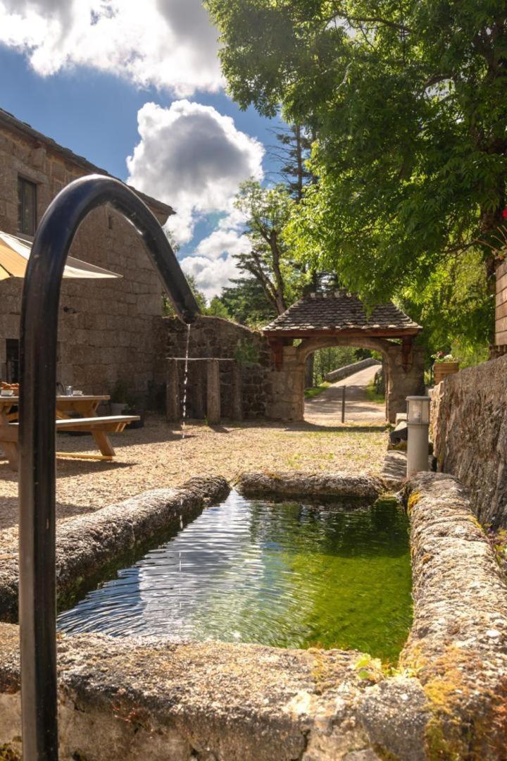 Gite De La Grange - Domaine De Coulagnettes Serverette Extérieur photo