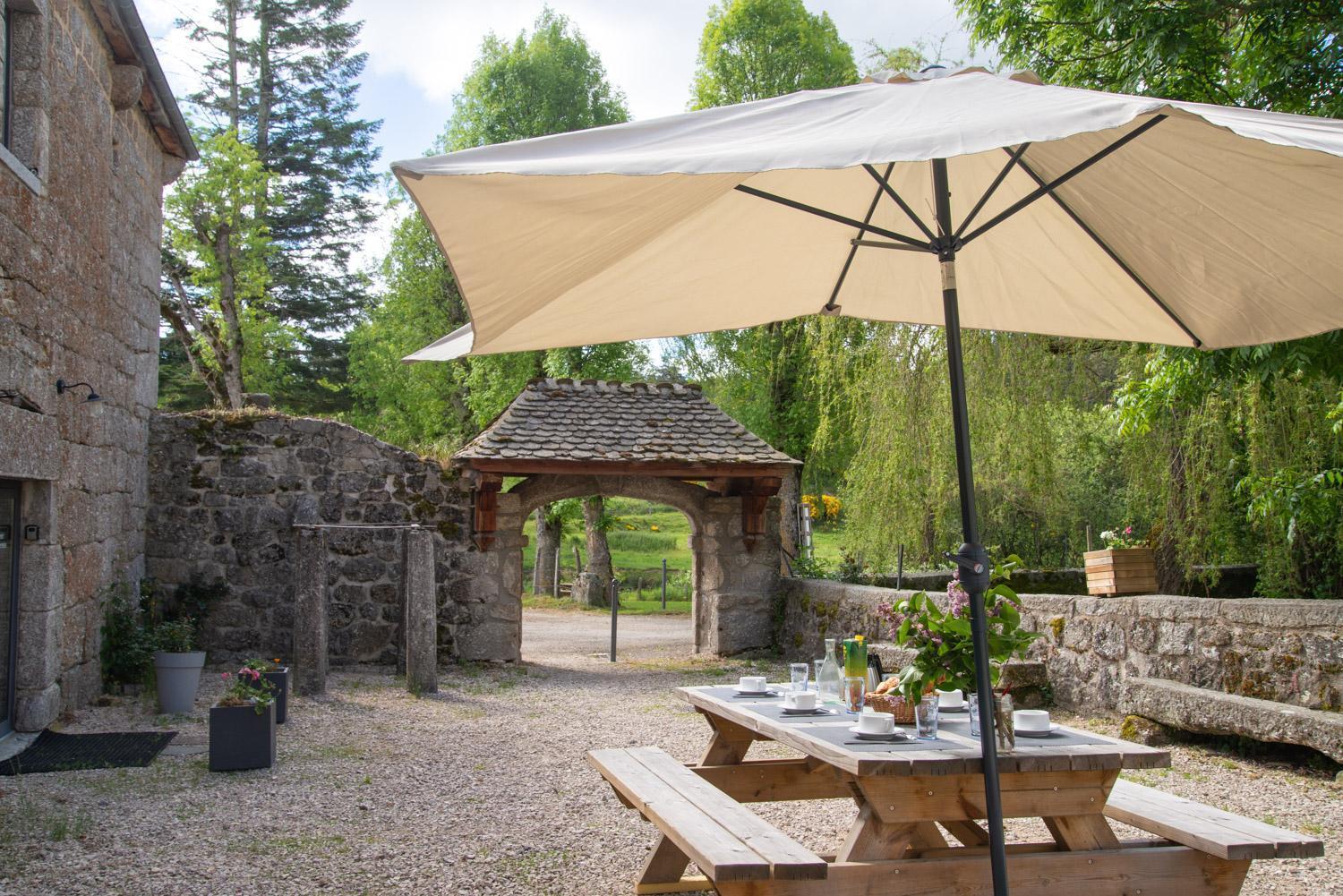 Gite De La Grange - Domaine De Coulagnettes Serverette Extérieur photo